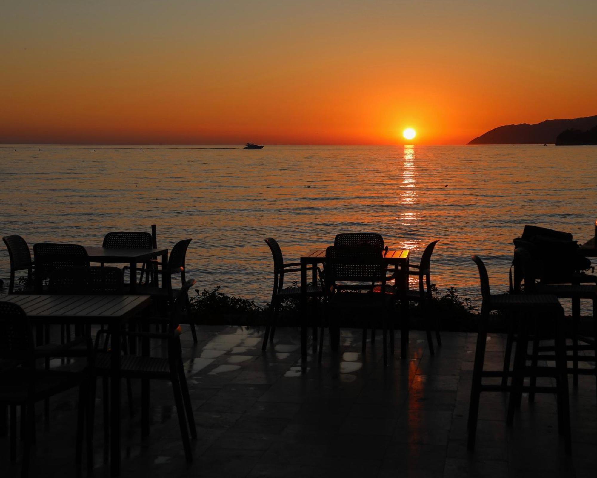 Oniro By Iliria Palace (Adults Only) Himare Exterior foto
